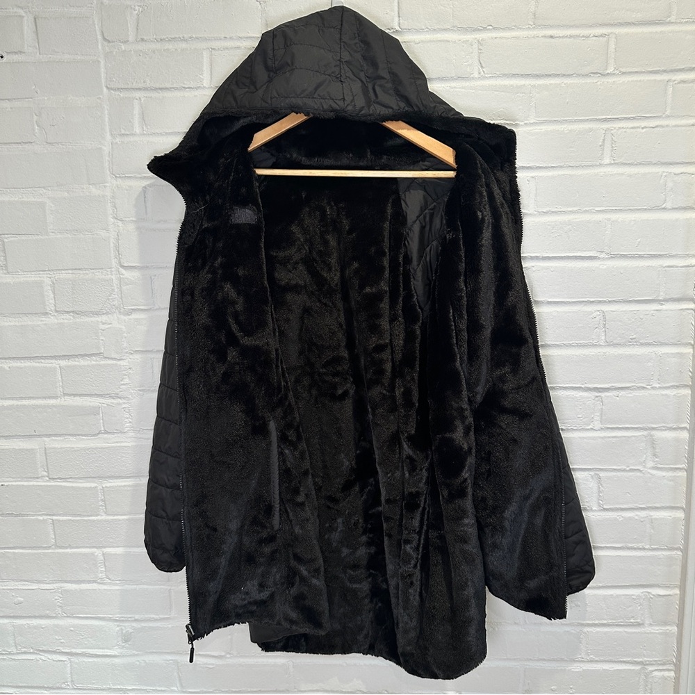 The North Face Mossbud Reversible Parka in Asphalt Grey - Picture 7 of 12